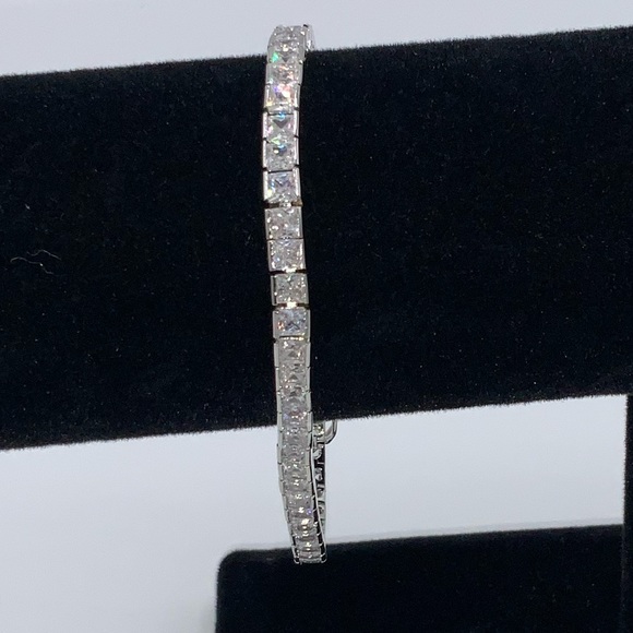 Princess Cut Bracelet - Picture 6 of 13